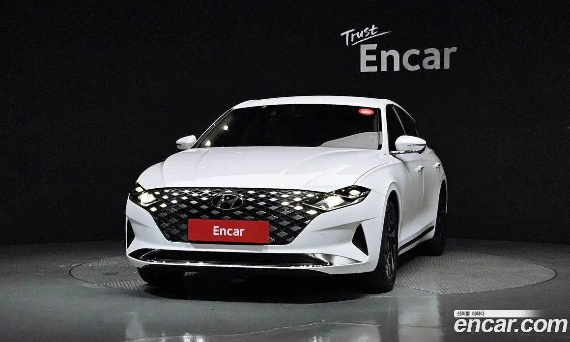 Hyundai Grandeur 2022 2.4 автомат (гидро), фото 3