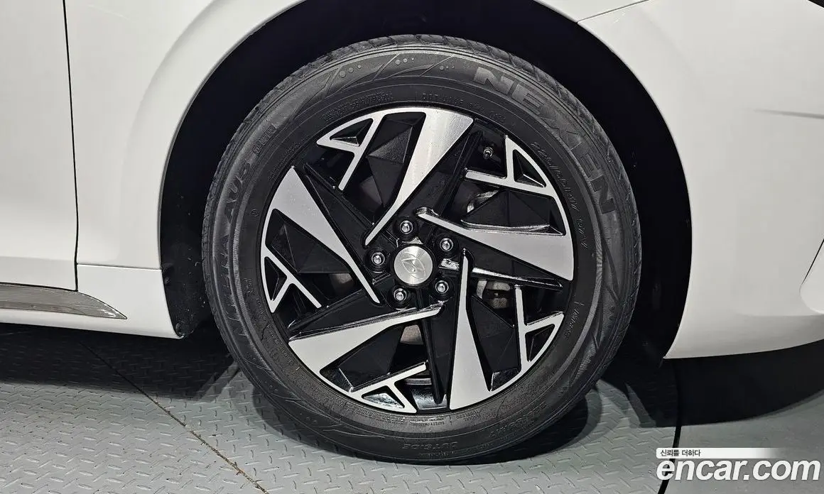 Hyundai Grandeur 2022 2.4 автомат (гидро), фото 7