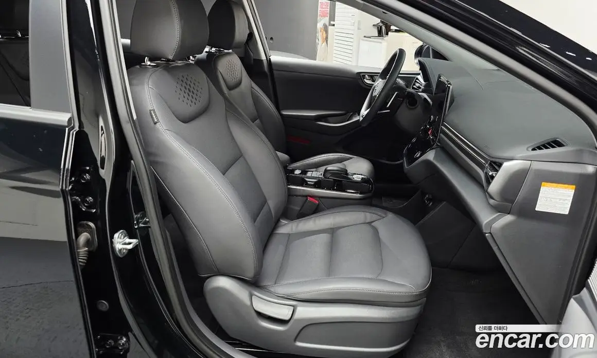 Hyundai Ioniq 2020 0.1 автомат (гидро), фото 16