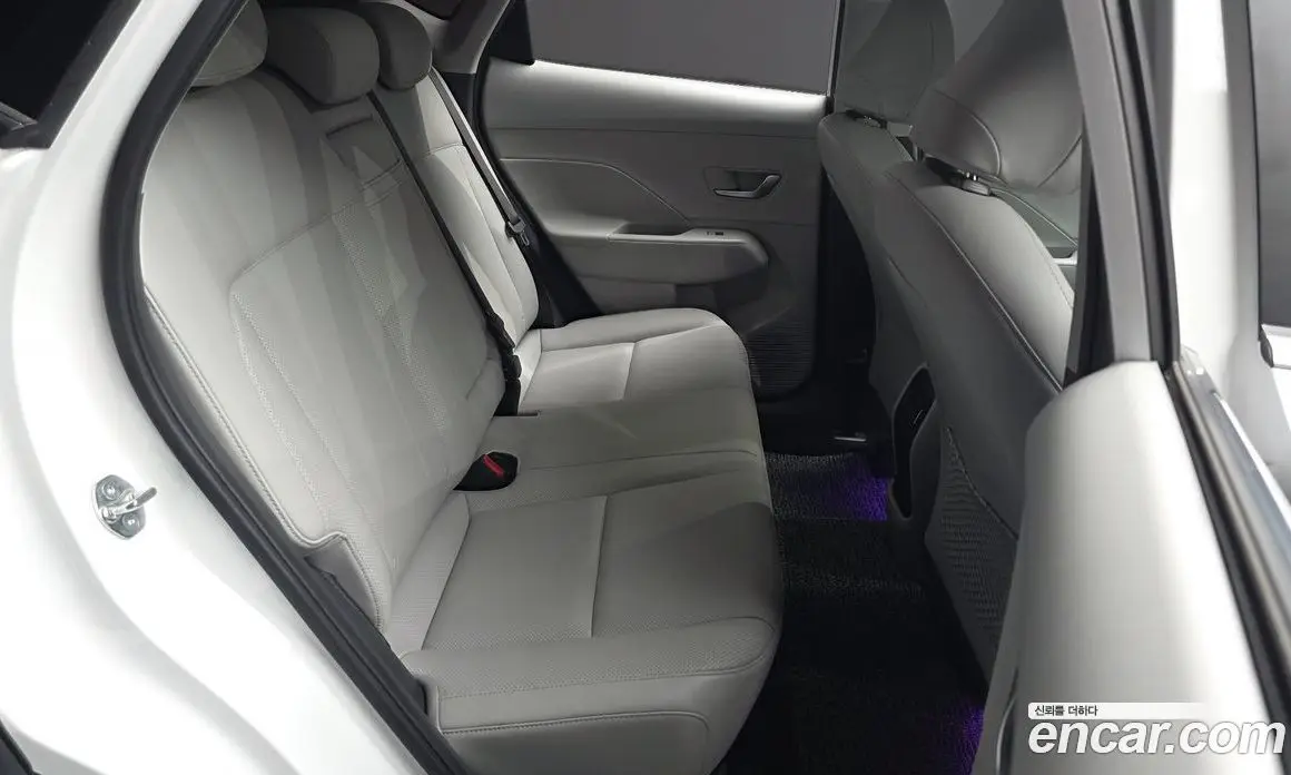 Hyundai Kona 2023 1.6 автомат (гидро), фото 11