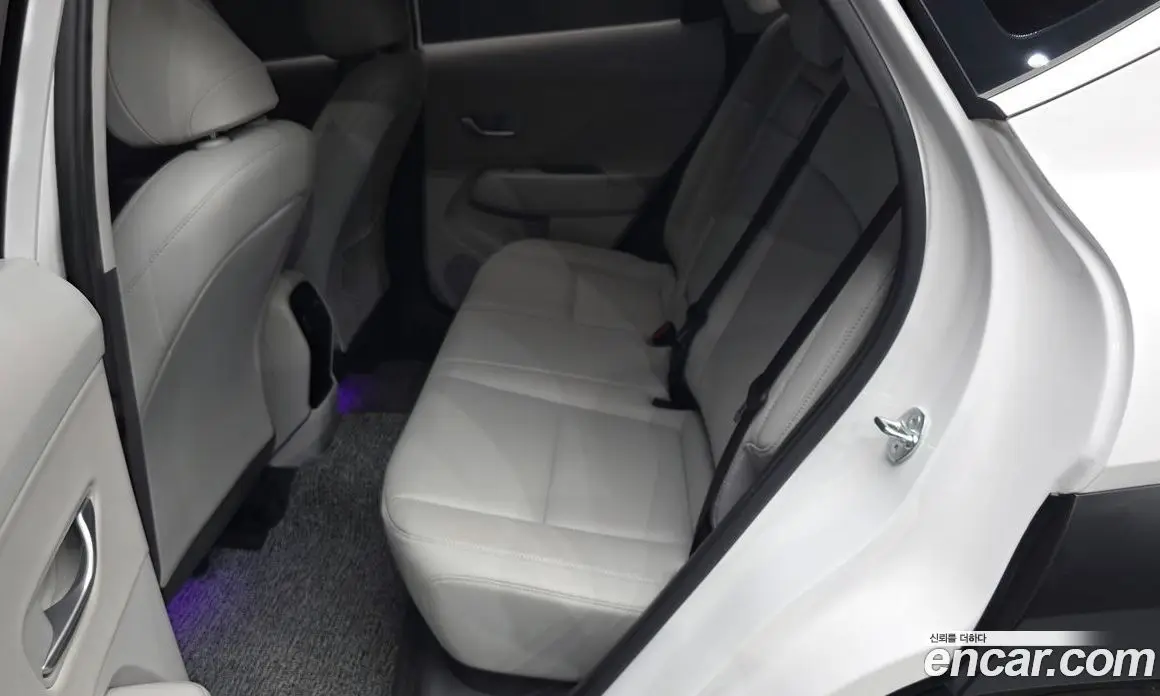Hyundai Kona 2023 1.6 автомат (гидро), фото 12