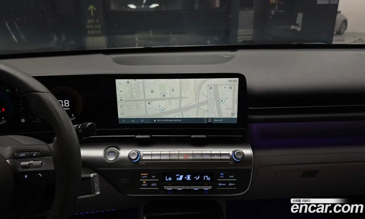 Hyundai Kona 2023 1.6 автомат (гидро), фото 14