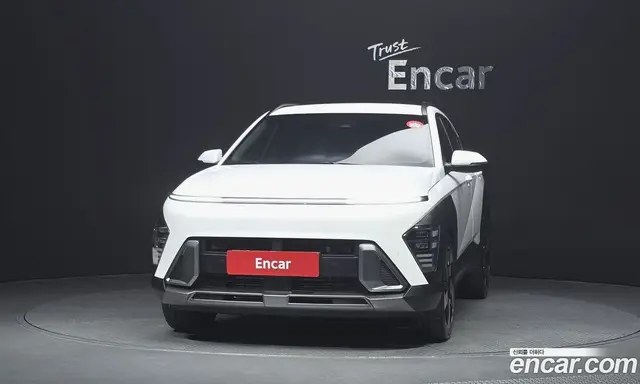 Hyundai Kona 2023 1.6 автомат (гидро), миниатюра 3