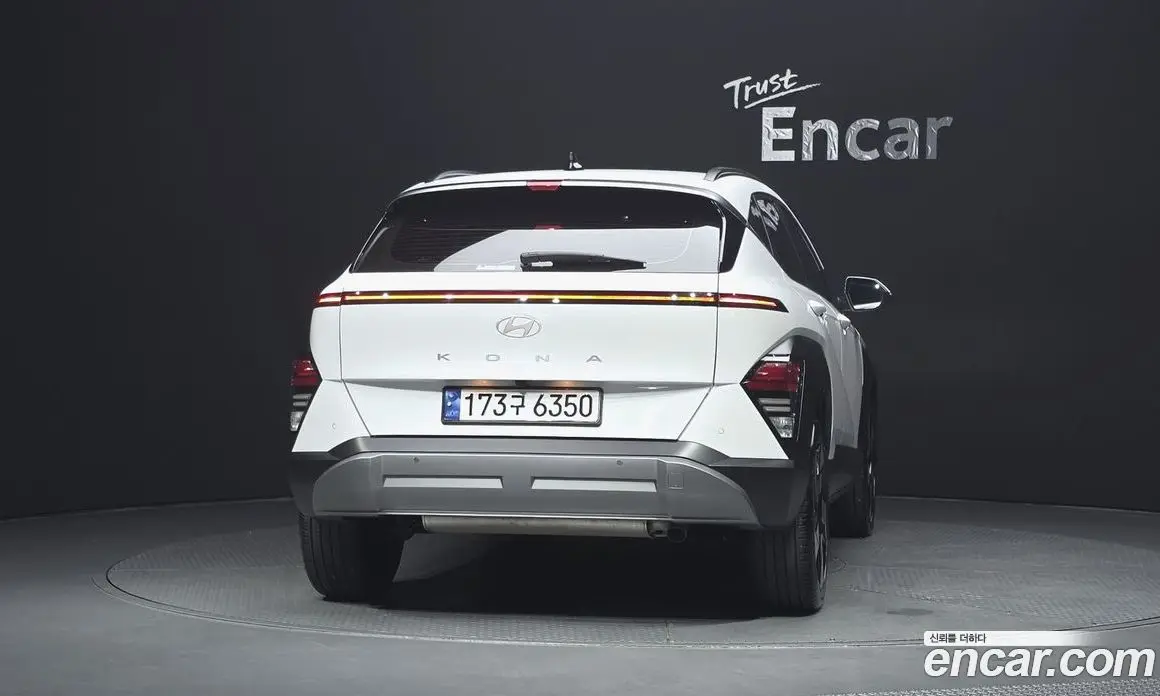 Hyundai Kona 2023 1.6 автомат (гидро), фото 4