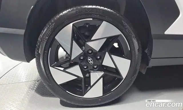 Hyundai Kona 2023 1.6 автомат (гидро), миниатюра 5