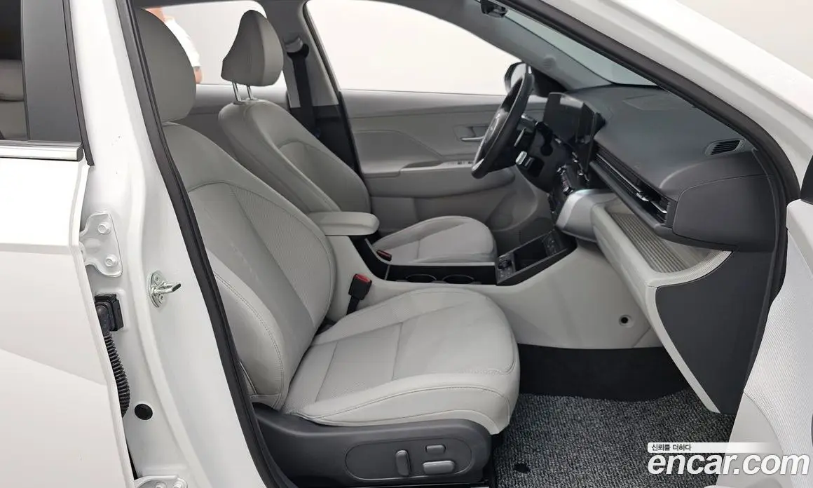 Hyundai Kona 2025 1.6 автомат (гидро), фото 17