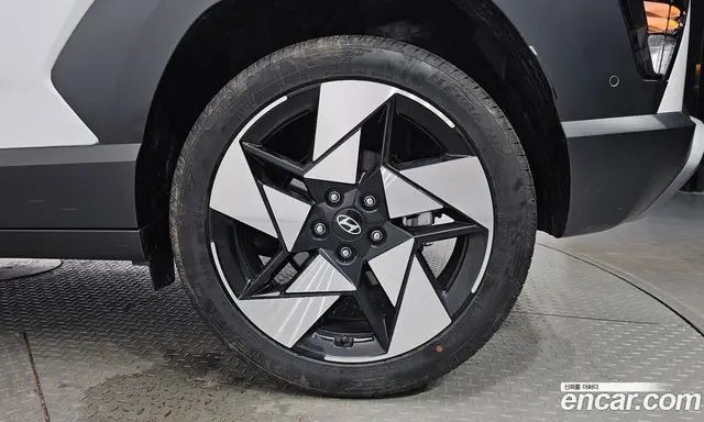 Hyundai Kona 2025 1.6 автомат (гидро), миниатюра 7