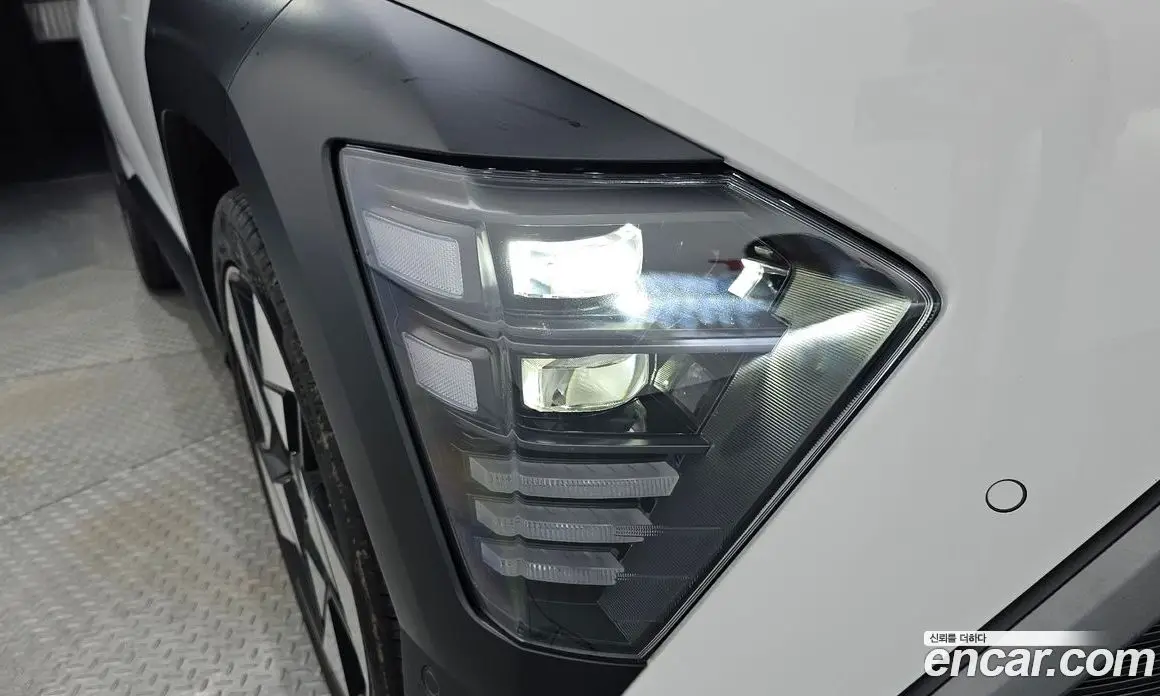 Hyundai Kona 2025 1.6 автомат (гидро), фото 8