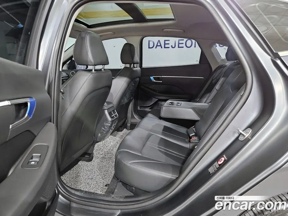 Hyundai Sonata 2022 1.6 автомат (гидро), фото 10