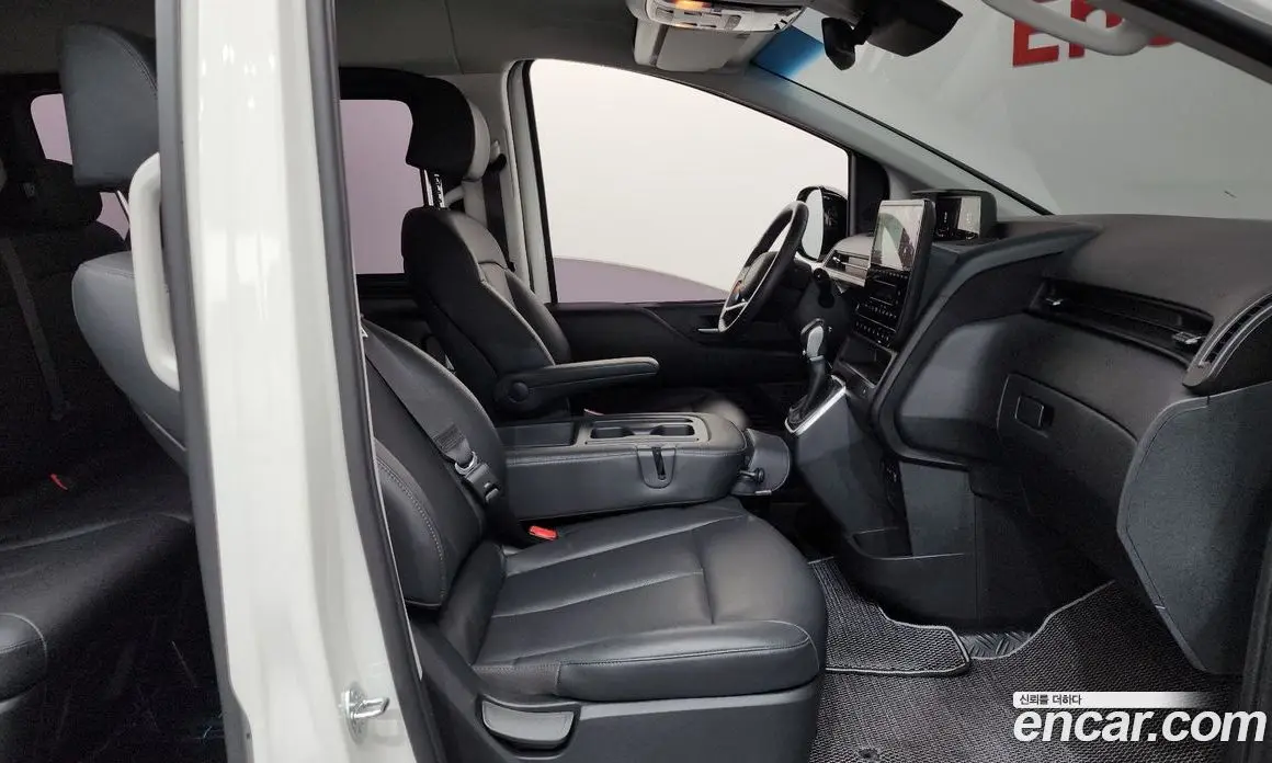 Hyundai Staria 2024 2.2 автомат (гидро), фото 11