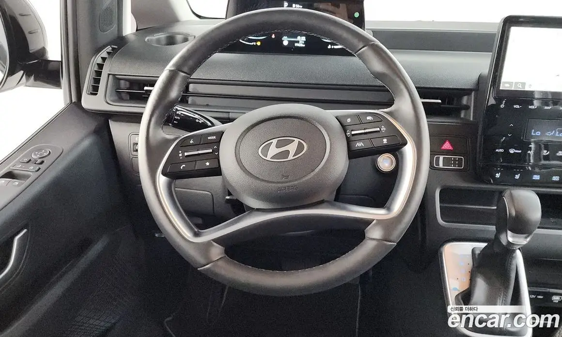 Hyundai Staria 2024 2.2 автомат (гидро), фото 14