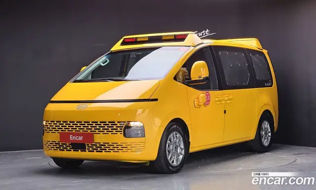 Hyundai Staria 2025 3.5 автомат (гидро), миниатюра 1