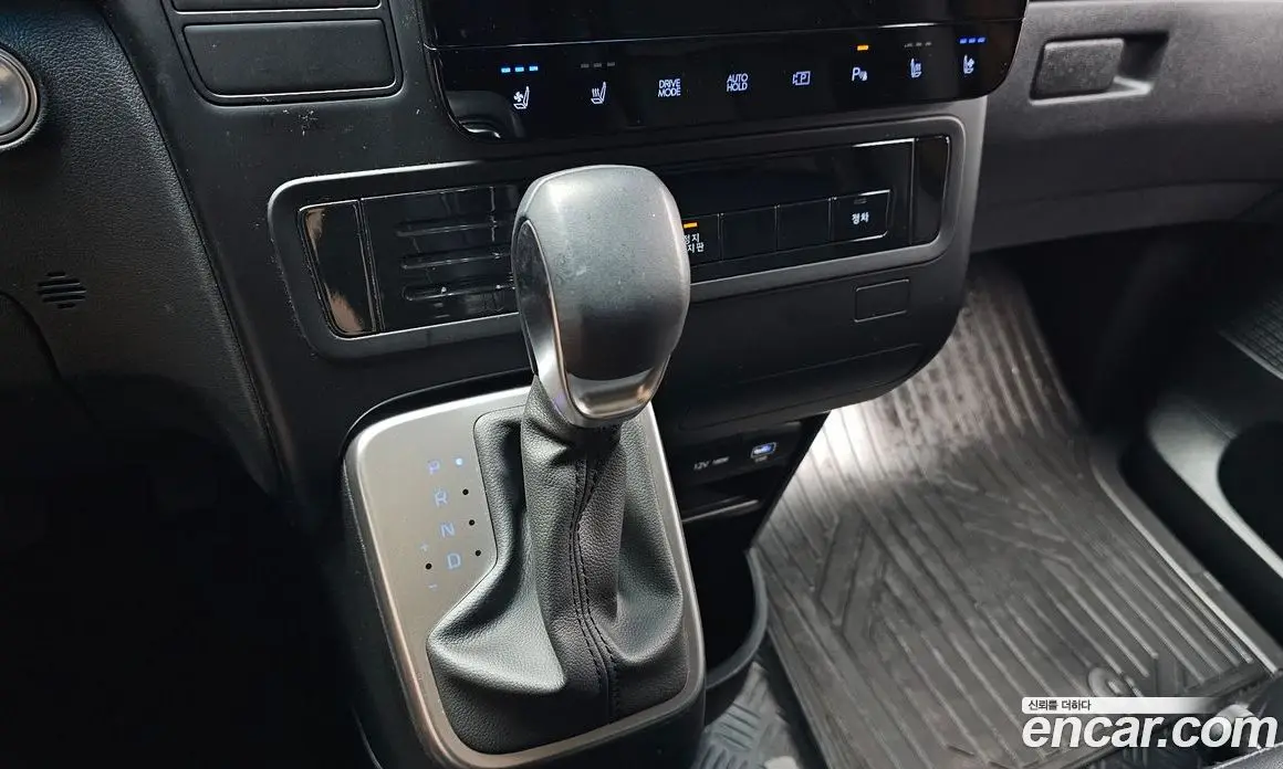 Hyundai Staria 2025 3.5 автомат (гидро), фото 12