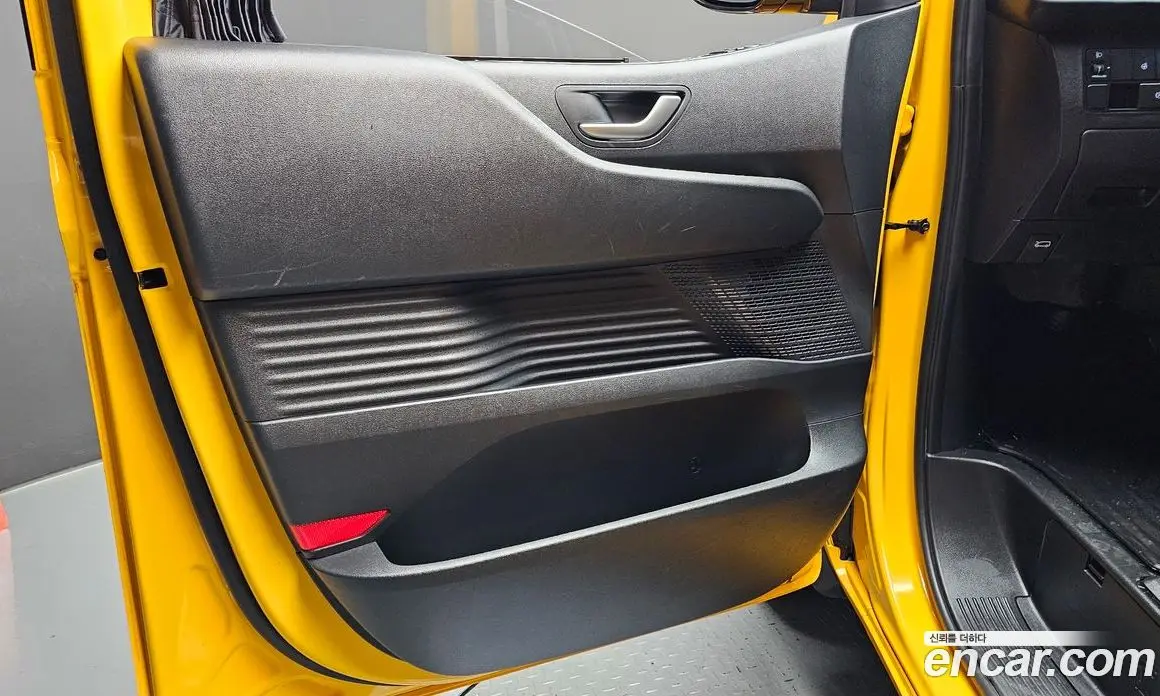 Hyundai Staria 2025 3.5 автомат (гидро), фото 14