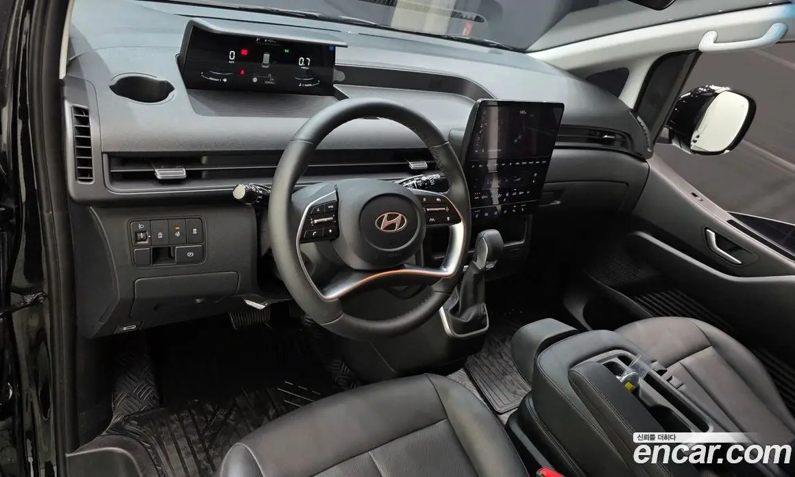 Hyundai Staria 2025 2.2 автомат (гидро), фото 7