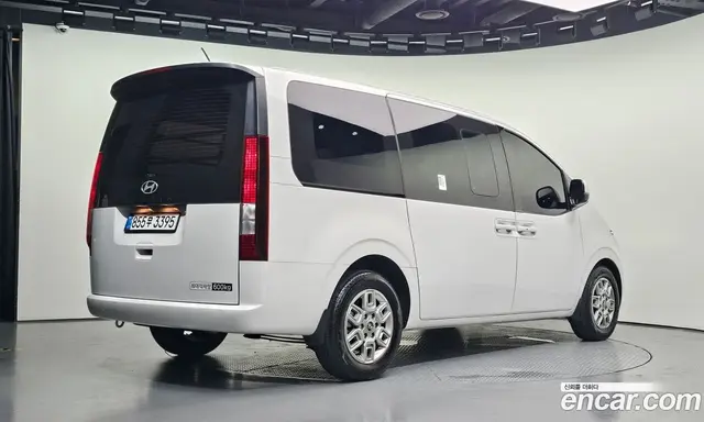 Hyundai Staria 2025 3.5 автомат (гидро), миниатюра 2