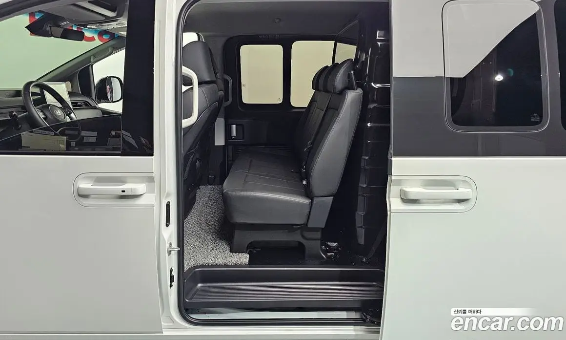 Hyundai Staria 2025 3.5 автомат (гидро), фото 11