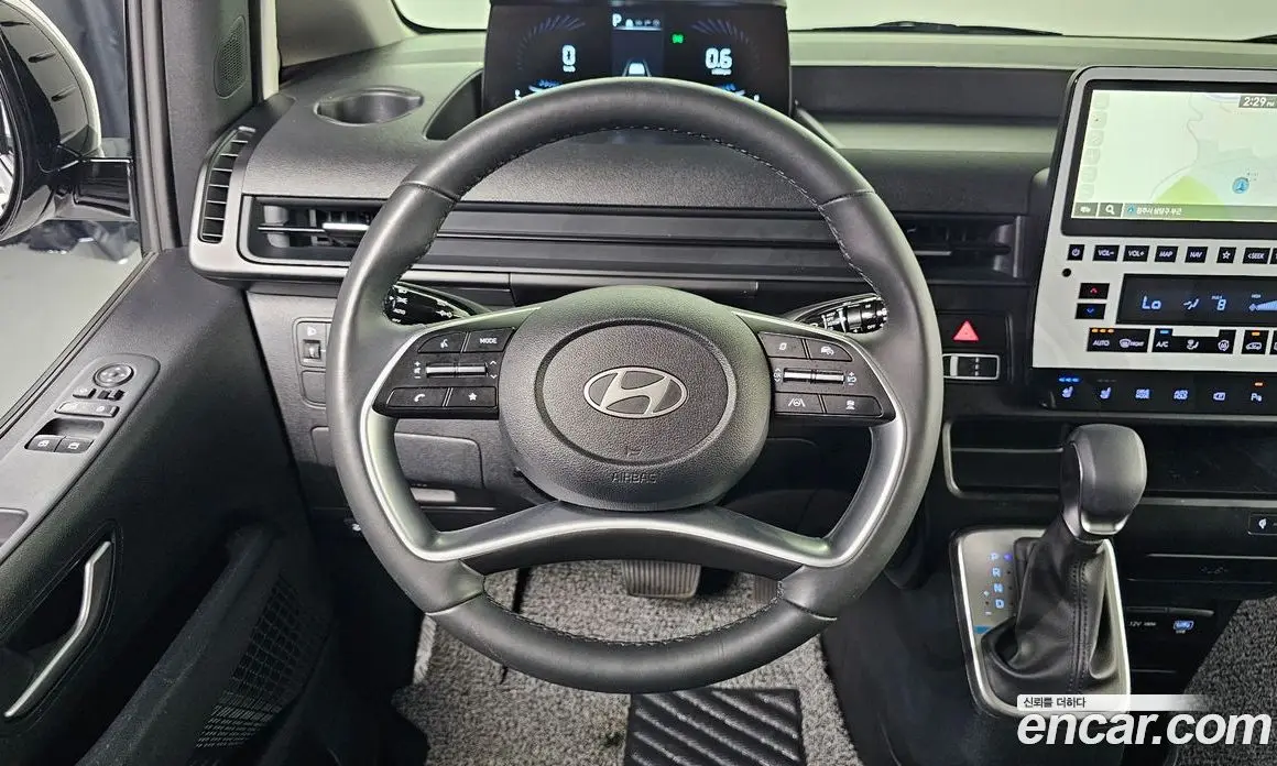Hyundai Staria 2025 3.5 автомат (гидро), фото 15