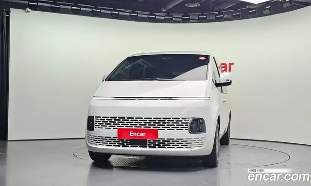Hyundai Staria 2025 3.5 автомат (гидро), миниатюра 3
