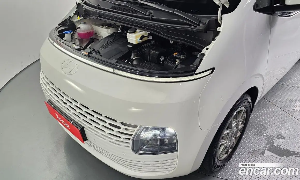 Hyundai Staria 2025 3.5 автомат (гидро), фото 6