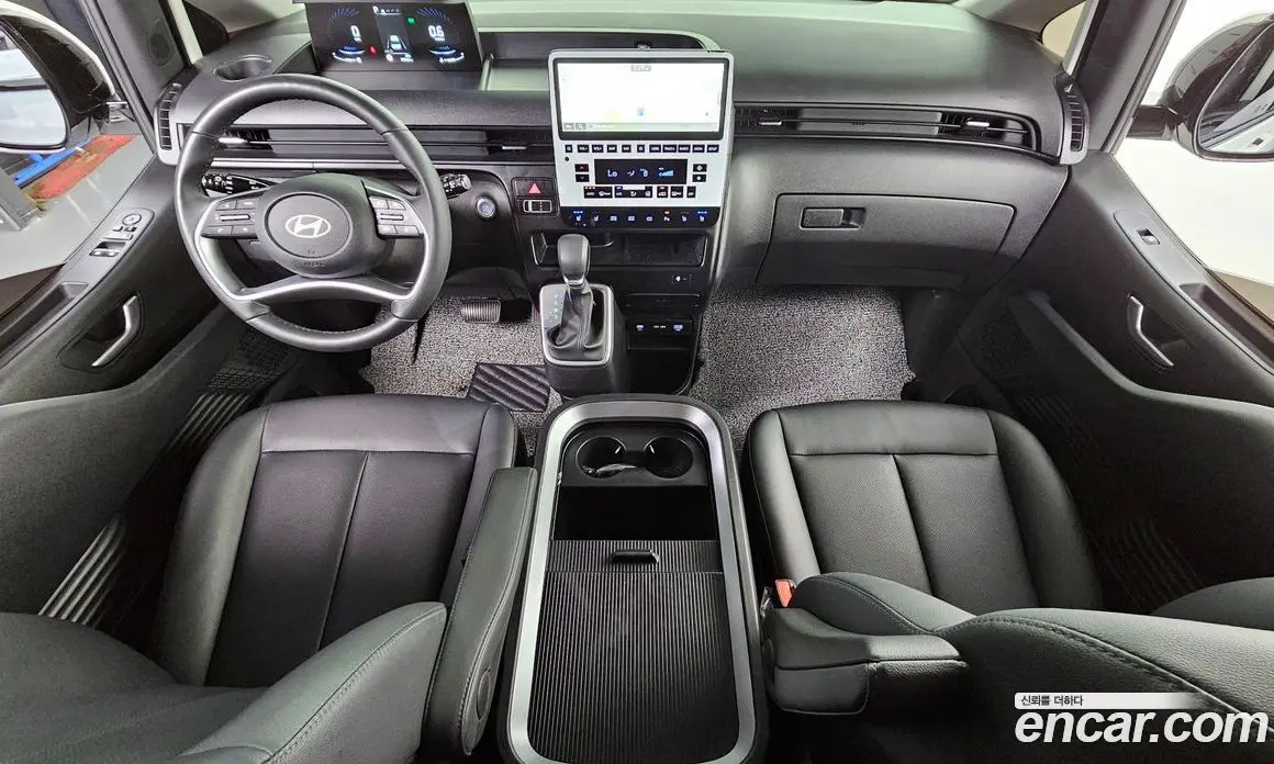 Hyundai Staria 2025 3.5 автомат (гидро), фото 7