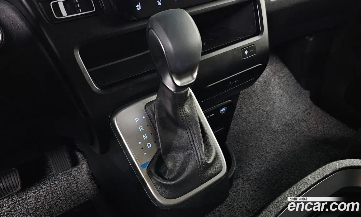 Hyundai Staria 2025 3.5 автомат (гидро), фото 9