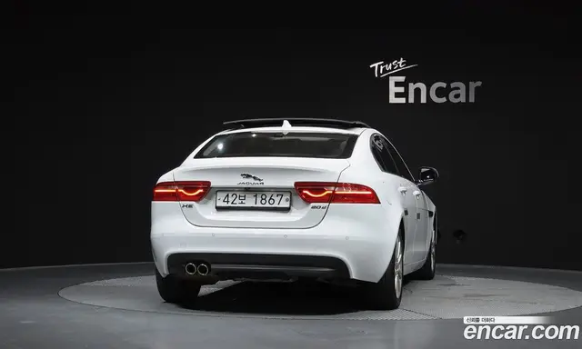 Jaguar XE 2019 2.0 автомат (гидро), миниатюра 4