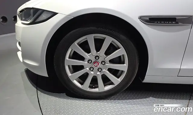 Jaguar XE 2019 2.0 автомат (гидро), миниатюра 5