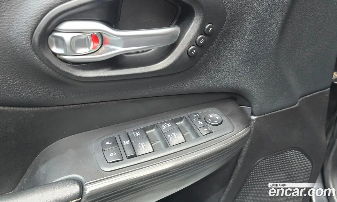 Jeep Cherokee 2015 2.0 автомат (гидро), фото 14
