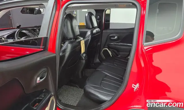 Jeep Renegade 2017 2.4 автомат (гидро), миниатюра 11 Jeep Renegade 2017 2.4 автомат (гидро), миниатюра 11
