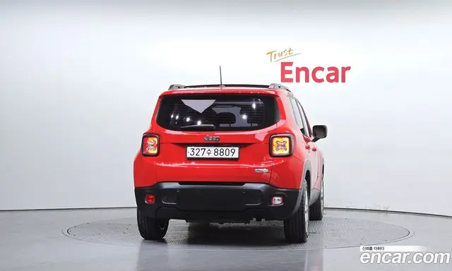 Jeep Renegade 2017 2.4 автомат (гидро), миниатюра 4 Jeep Renegade 2017 2.4 автомат (гидро), миниатюра 4