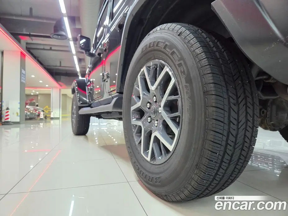 Jeep Wrangler 2024 2.0 автомат (гидро), фото 16