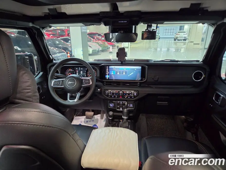 Jeep Wrangler 2024 2.0 автомат (гидро), фото 8