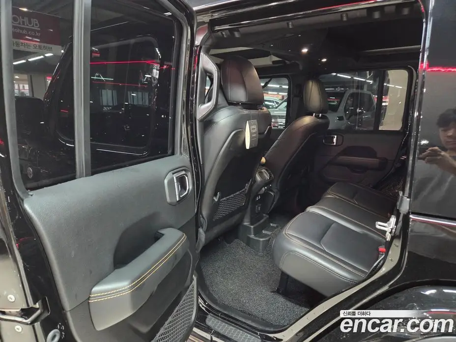 Jeep Wrangler 2024 2.0 автомат (гидро), фото 10