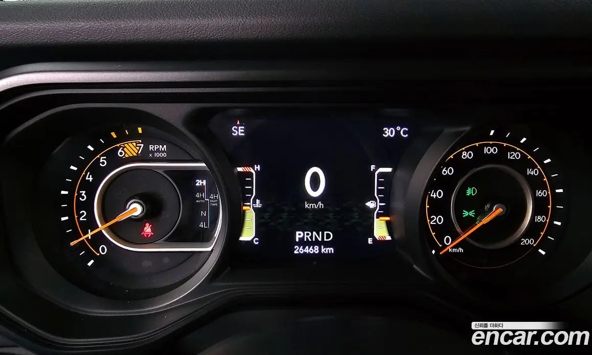 Jeep Wrangler 2024 2.0 автомат (гидро), фото 11