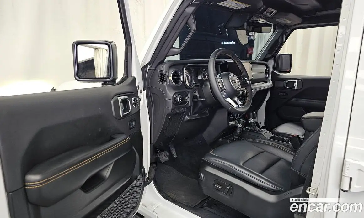 Jeep Wrangler 2024 2.0 автомат (гидро), фото 13