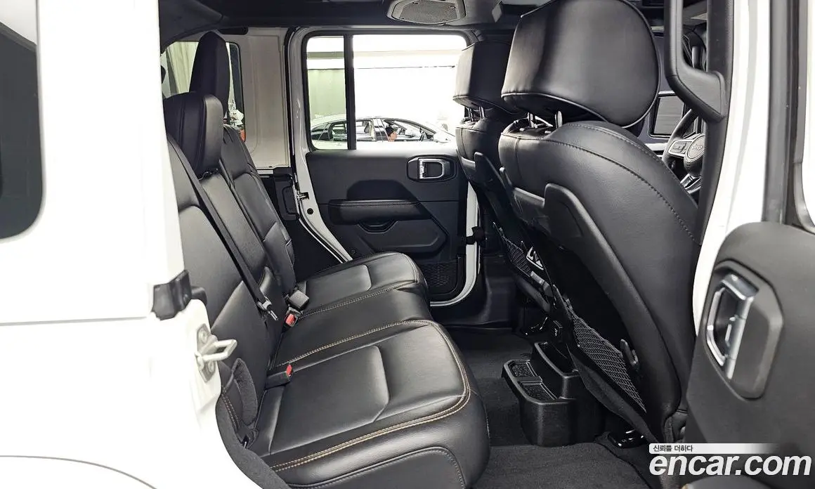 Jeep Wrangler 2024 2.0 автомат (гидро), фото 18