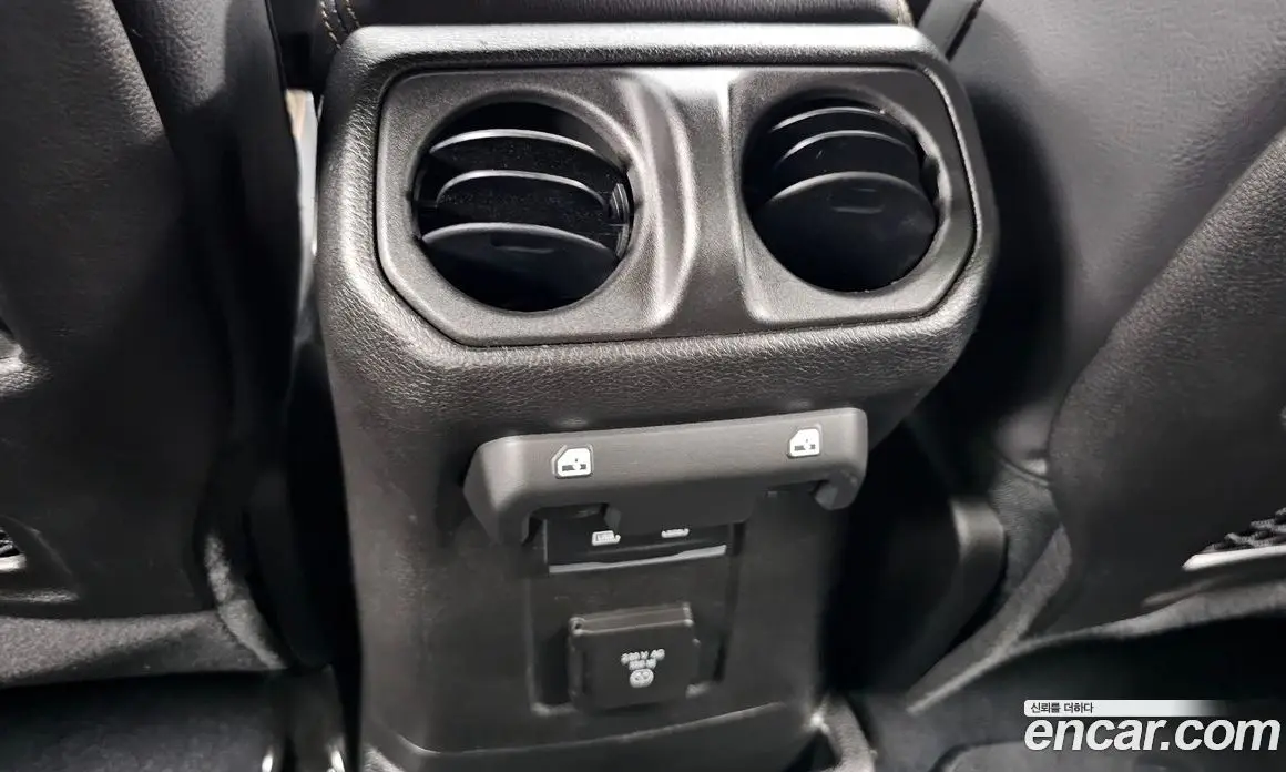 Jeep Wrangler 2024 2.0 автомат (гидро), фото 25