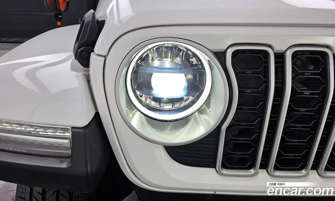 Jeep Wrangler 2024 2.0 автомат (гидро), фото 8