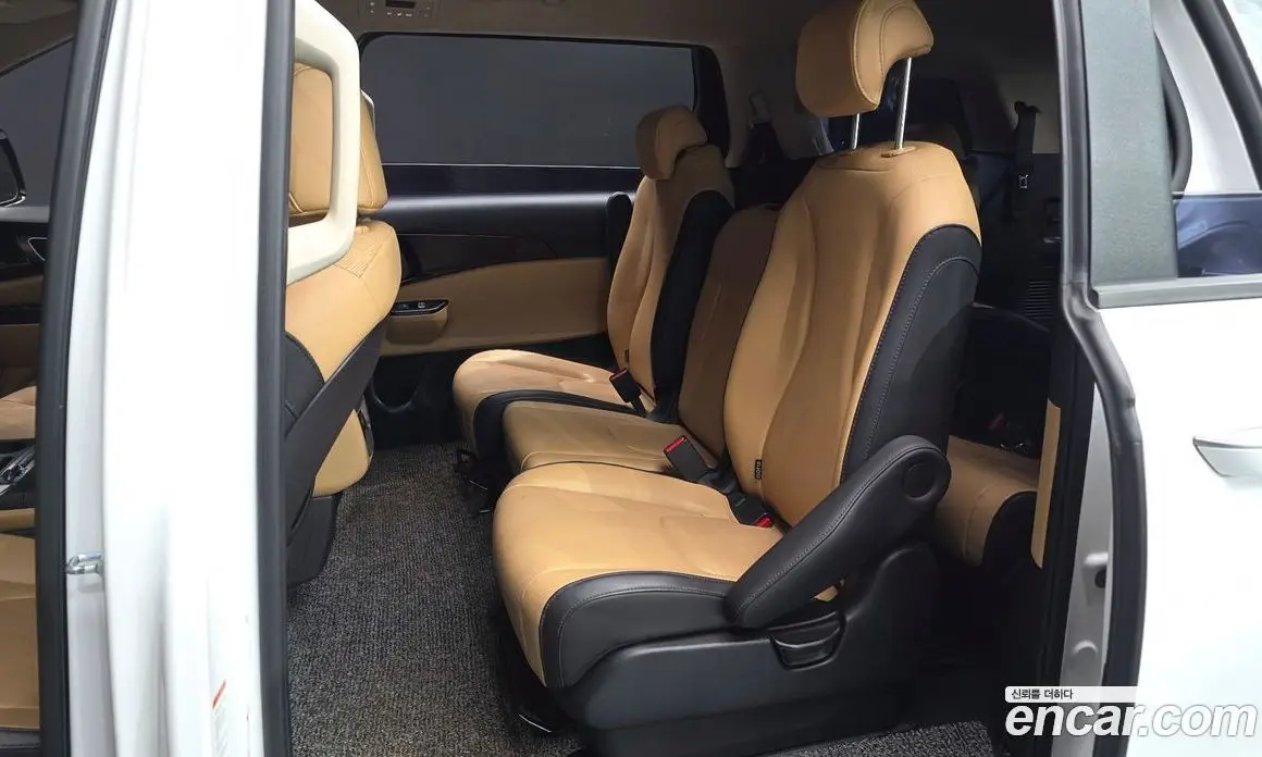 Kia Carnival 2021 2.2 автомат (гидро), фото 18