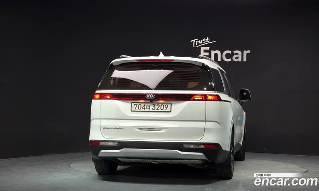 Kia Carnival 2021 2.2 автомат (гидро), миниатюра 4