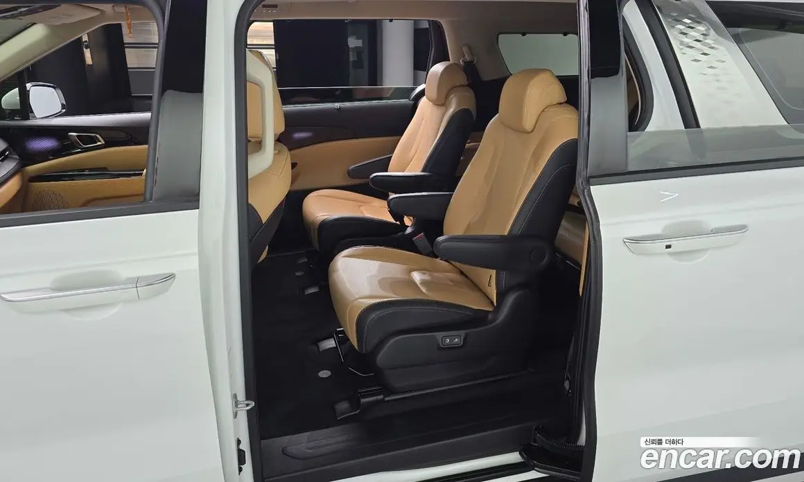 Kia Carnival 2023 2.2 автомат (гидро), фото 16
