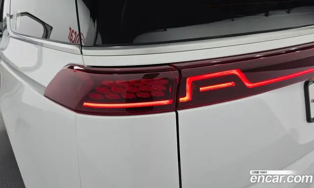 Kia Carnival 2023 2.2 автомат (гидро), миниатюра 8