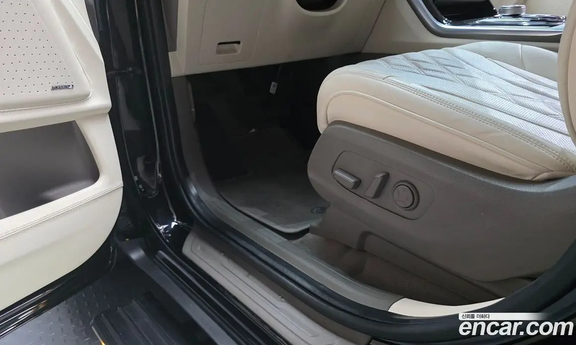 Kia Carnival 2023 3.5 автомат (гидро), фото 32
