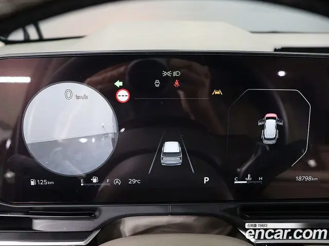 Kia Carnival 2024 2.2 автомат (гидро), миниатюра 6