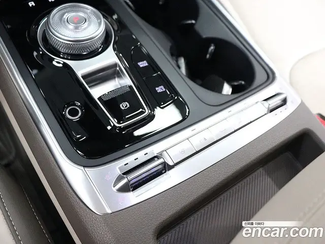 Kia Carnival 2024 2.2 автомат (гидро), миниатюра 10