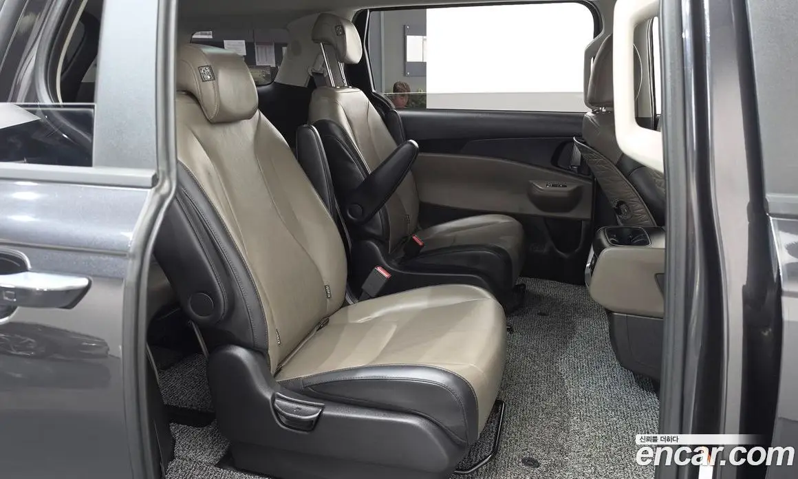 Kia Carnival 2024 1.6 автомат (гидро), фото 17