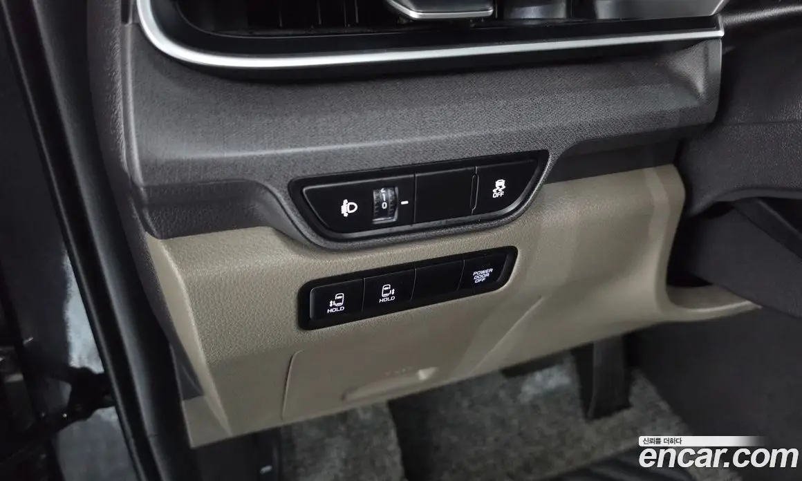 Kia Carnival 2024 1.6 автомат (гидро), фото 30