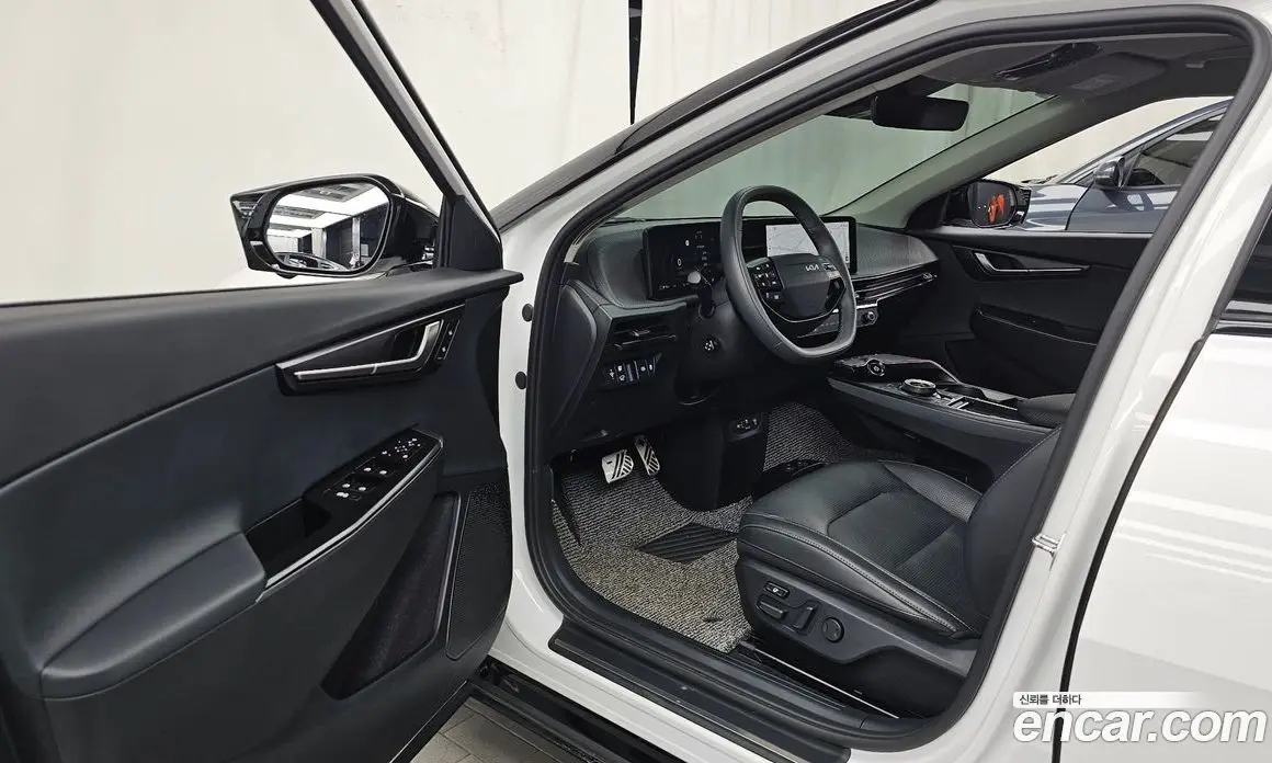 Kia EV6 2025 0.1 автомат (гидро), фото 13