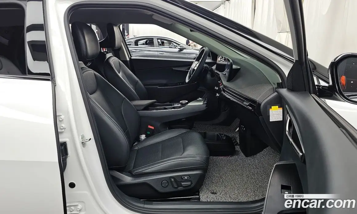 Kia EV6 2025 0.1 автомат (гидро), фото 17
